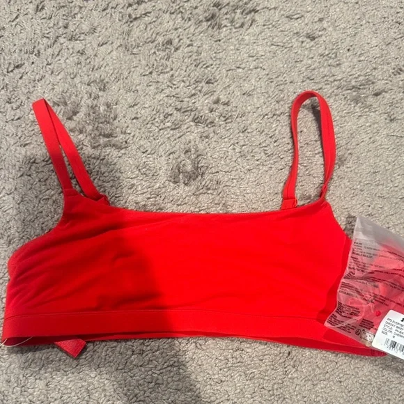 SKIMS Red Stretch Wireless Bralette and Undies Set - Picture 4 of 4
